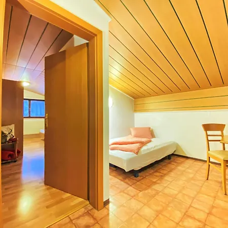 Apartment Int4 - 2 Zimmer Max- 5 Personen A3 By Interhome *